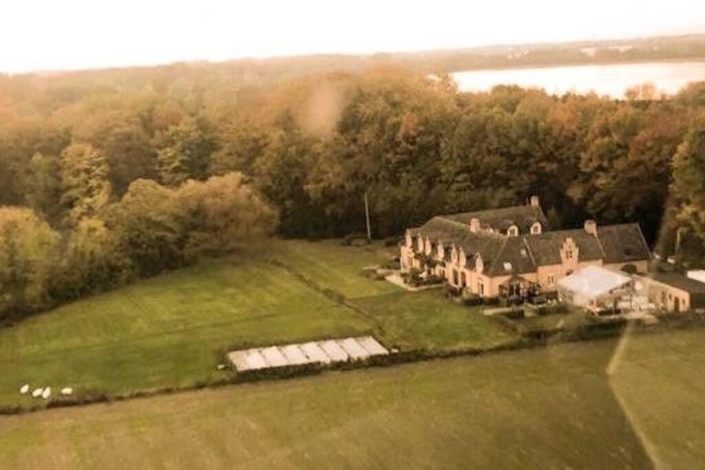 Gastenhuis Prachtige Historische Vierkant Hoeve Broechem المظهر الخارجي الصورة